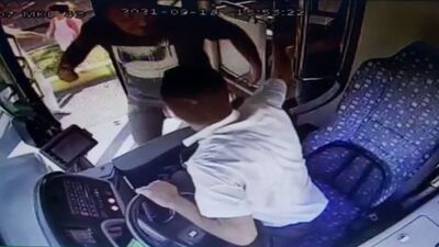 Halk otobüsü şoförü dehşeti yaşadı!