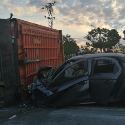 Devrilen TIR’ın sürücüsü: Telefonun feneriyle sürücüyü durdurmaya çalıştım