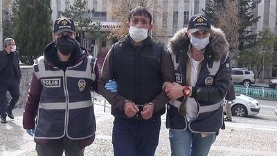 14 yaşındaki kızını 24 kez bıçakladı