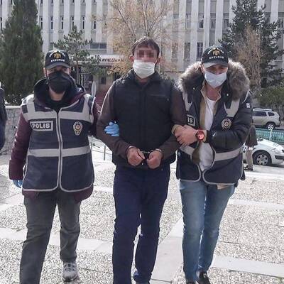 14 yaşındaki kızını 24 kez bıçakladı