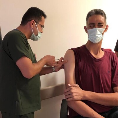 Dünyanın yaşayan en uzun insanından aşı itirafı!