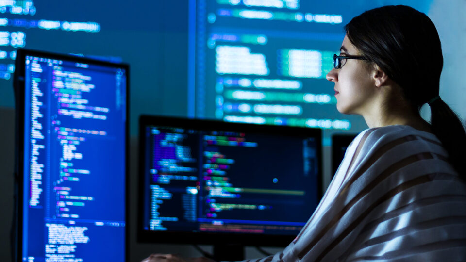 Kadınlara yapay zekâ eğitimi verecekler