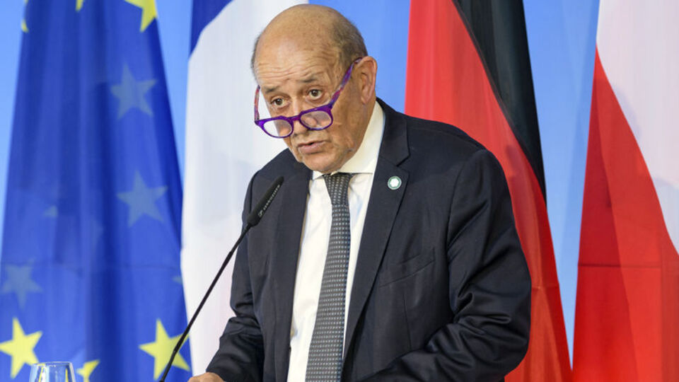 Fransa, Avustralya elçisini geri gönderiyor