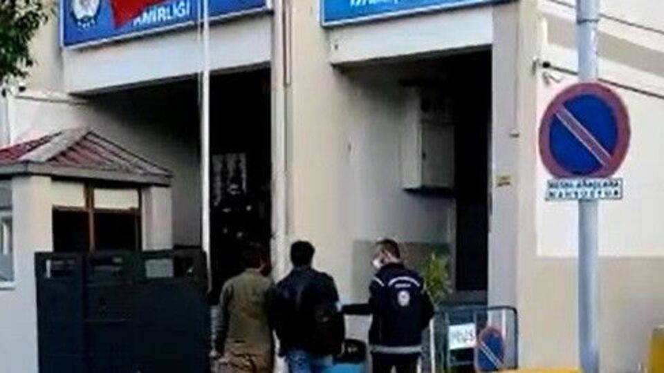 Kamyonetin kasasında düzensiz göçmenler yakalandı