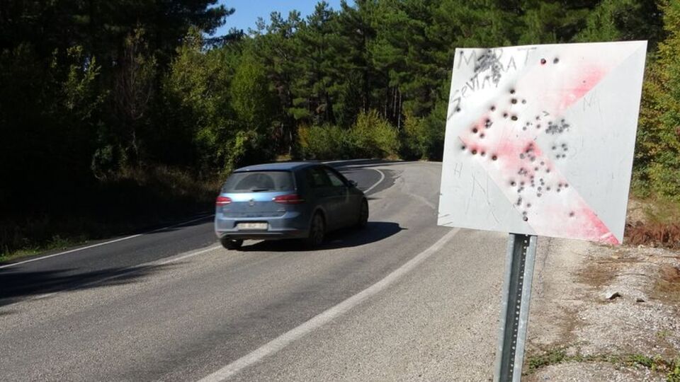 Magandalar hedef tahtası yaptı!