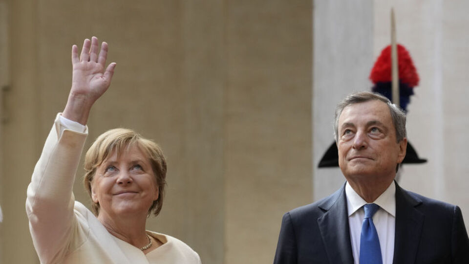 Merkel'den İtalya ve Vatikan'a veda ziyareti