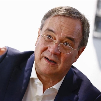 Merkel'in halefi Armin Laschet istifa etti