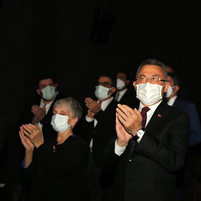 'Âkif'i izledi