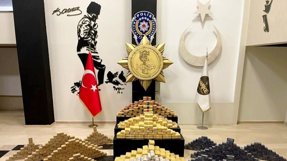 Bakan Soylu 'Türk polisi yakalar' diyerek duyurdu