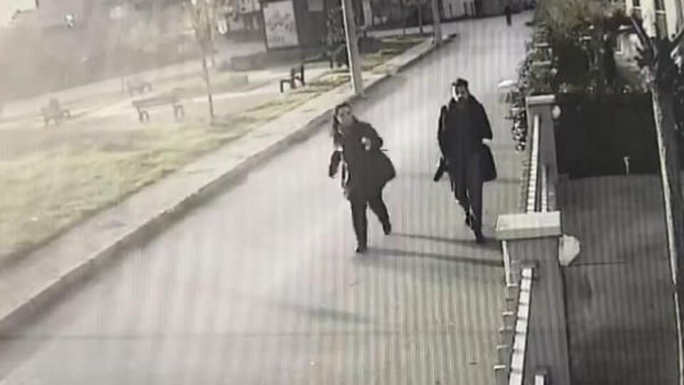 "Ben, kitap okuyup, kütüphaneye giden bir kişiydim"