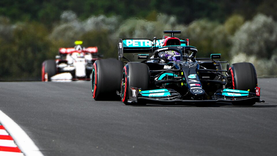 Hamilton, İstanbul Park rekorunu kırdı