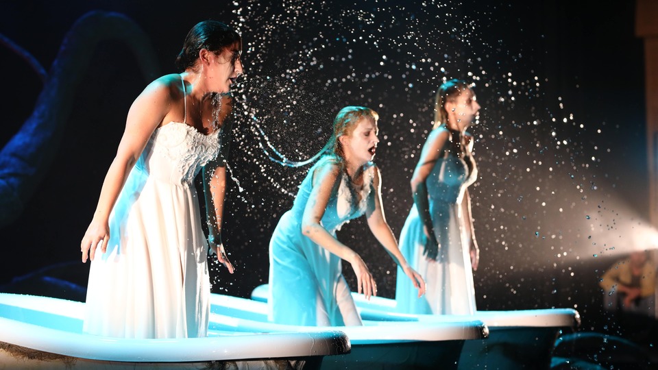 'Küvetteki Gelinler'e prömiyer