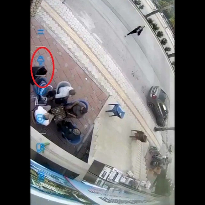 İnanılmaz anlar! Tavla oynayanların kılı kıpırdamadı