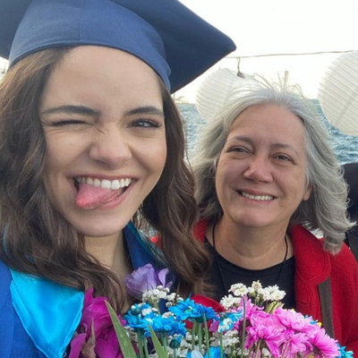 Tescilli güzel mezun oldu!