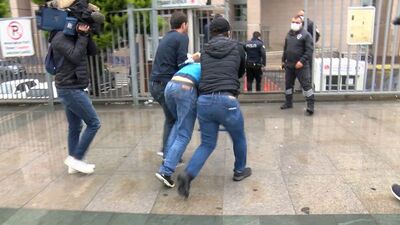 İstanbul Adliyesi'nde firar etti, kamyonet kasasında yakalandı