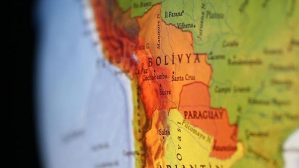 Bolivya'da askeri uçak düştü: 6 ölü