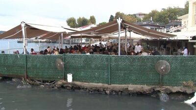 Üsküdar sahilinde esnafın kötü kokuya çözümü!