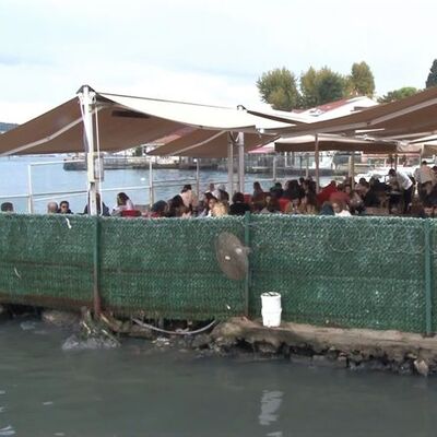 Üsküdar sahilinde esnafın kötü kokuya çözümü!