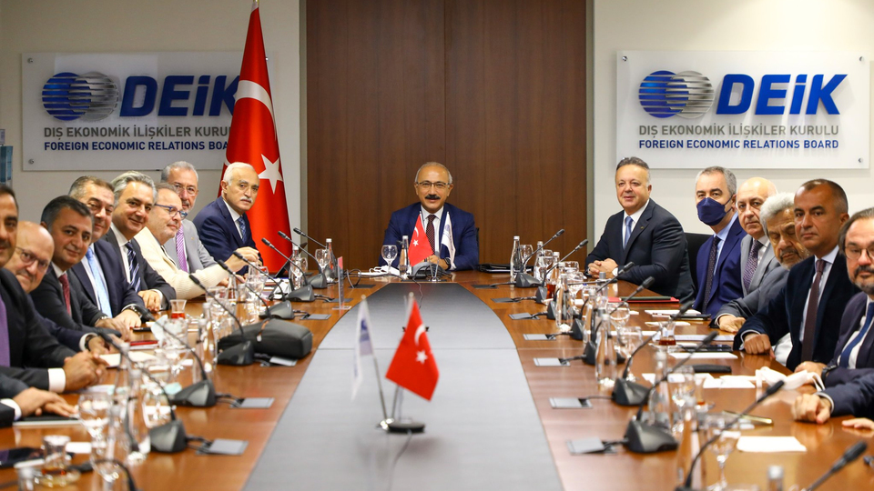 Bakan Elvan DEİK heyetini kabul etti