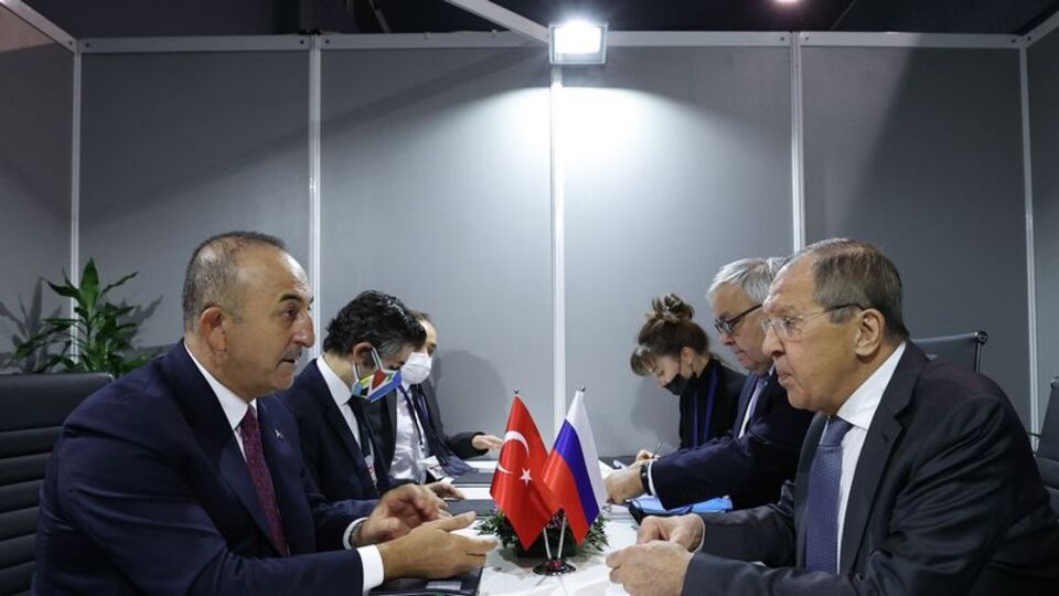 Bakan Çavuşoğlu Lavrov ve Bayramov ile görüştü