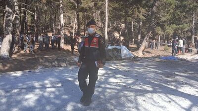 Afyonkarahisar'da feci kaza! 4'ü öğrenci 5 ölü