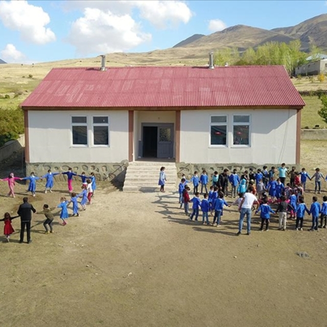Atıl durumdaki prefabrik okul 4 derslikli eğitim yuvasına dönüştü