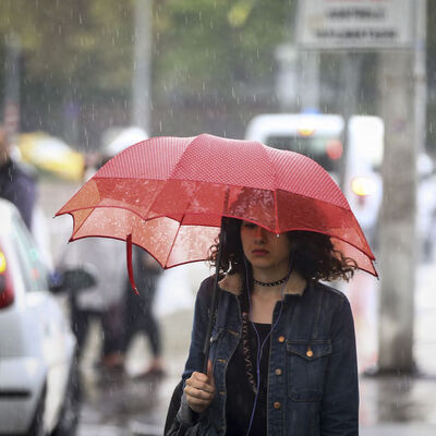 Sıcaklıklar düşüyor, gök gürültülü sağanak geliyor