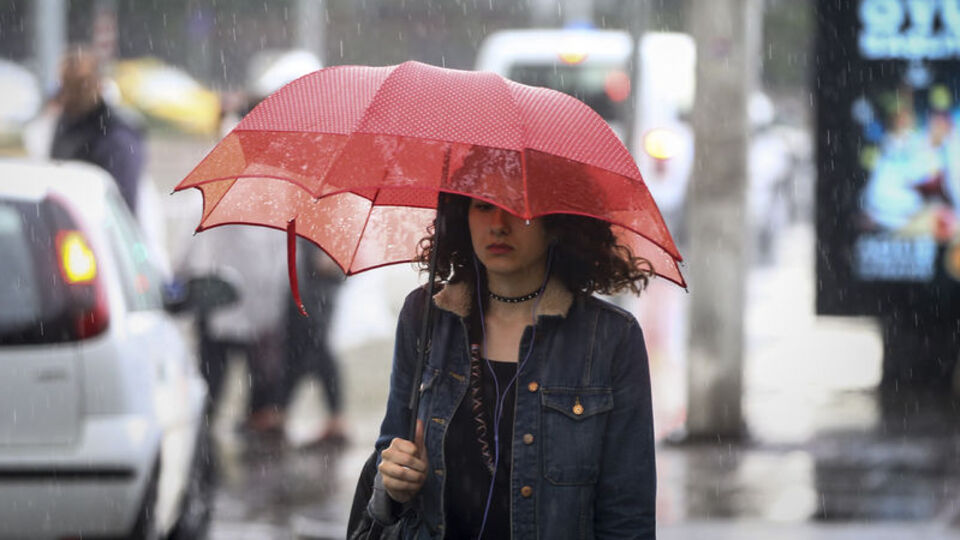 Sıcaklıklar düşüyor, gök gürültülü sağanak geliyor