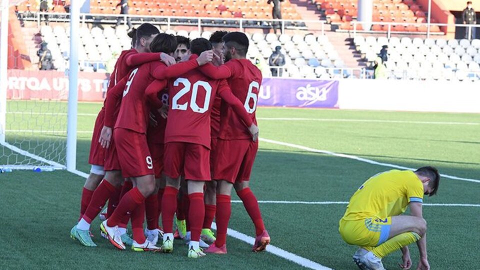 Ümitler, Kazakistan'ı devirdi