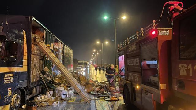Kapıkule yolunda TIR yandı, trafik felç oldu!