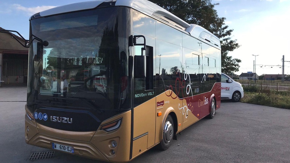 Fransa'ya elektrikli midibüsü ihraç etti