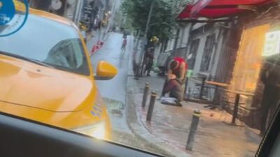 Amerikalı turist otel çalışanını sokak ortasında dövdü