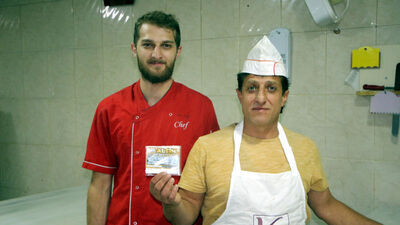 200 bin lirayı çöpe attı, oğlunun dikkati parayı kurtardı