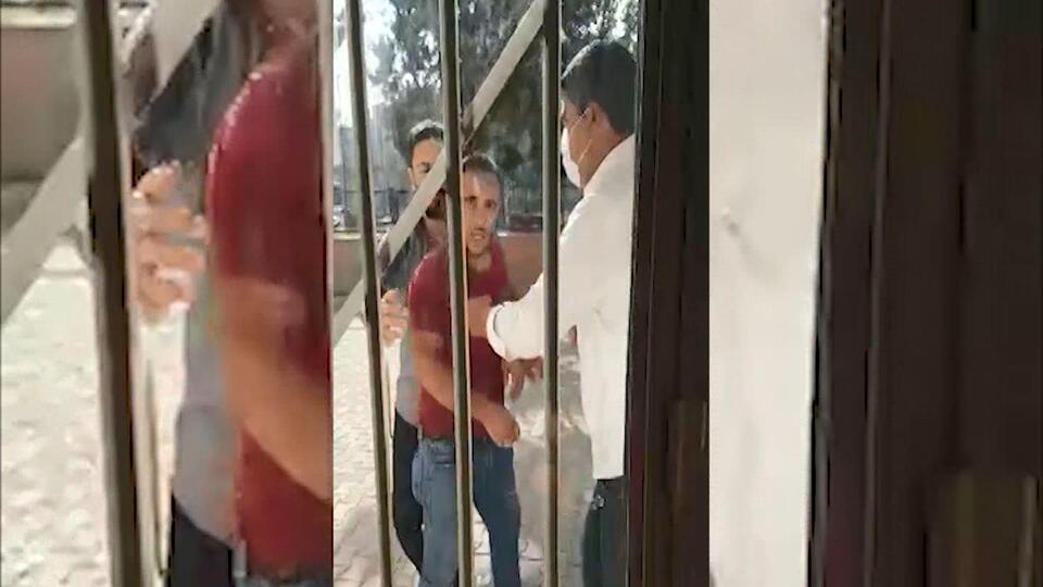 Doktor ilaç yazmayınca aile sağlığı merkezine saldırdılar!