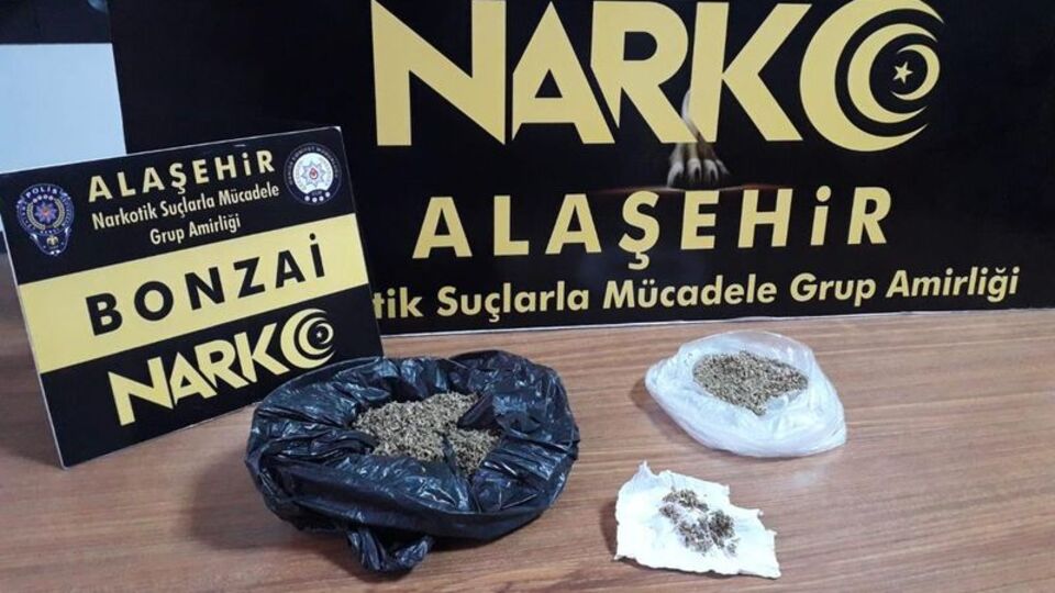 Manisa'da uyuşturucu operasyonu: 3 gözaltı