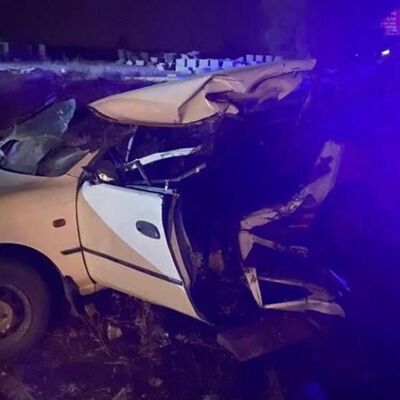 İş makinesiyle çarpışan otomobilin tavanı koptu: 2 ölü, 6 yaralı