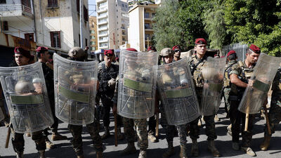 Beyrut'ta protestoculara ateş açıldı!