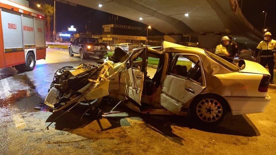 Denizli'de korkunç kaza! 1'i çocuk, 3 ölü