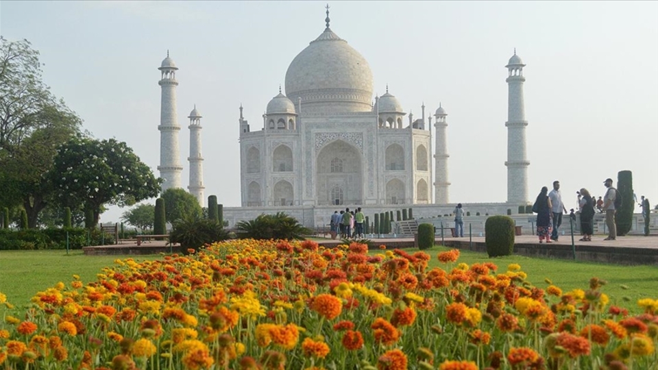 Hindistan salgının başından bu yana ilk kez kapılarını açtı!