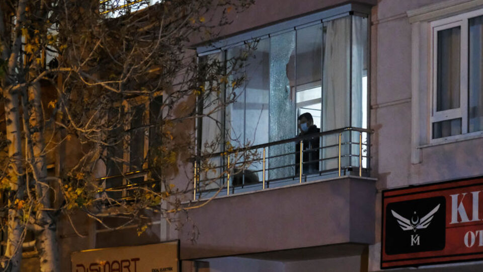 Çöp konteynerindeki patlama korkuttu