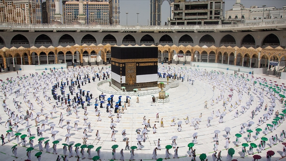 Mescid-i Haram ve Mescid-i Nebevi tam kapasite açılıyor