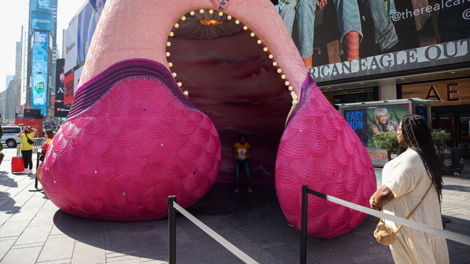 Times Meydanı'nda 18 metrelik çeşme