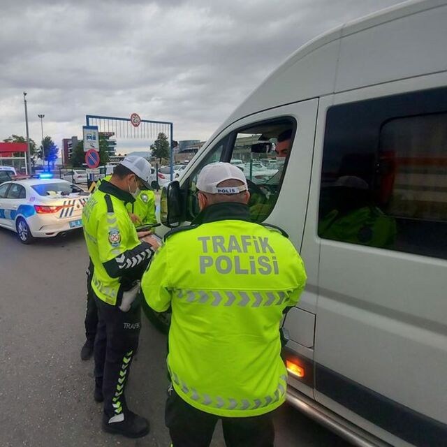 Servisçilerin 'ikiz plaka' oyunu polise takıldı