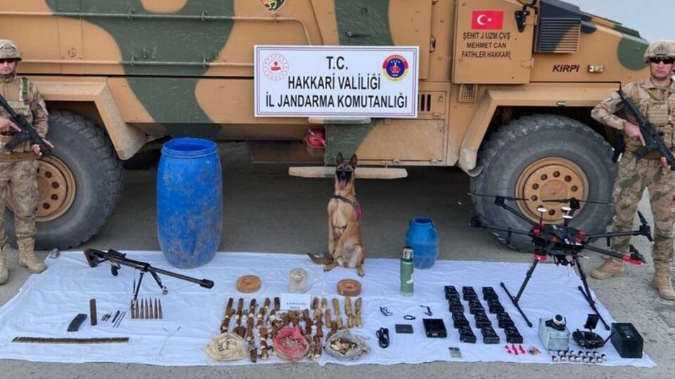 Terör örgütü PYD'ye verilen silahlar ele geçirildi