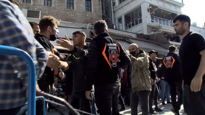 Sahte parfümcüler gazetecilere saldırdı