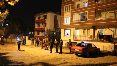 Evinin önünde pusu kurduğu kişiyi vurdu