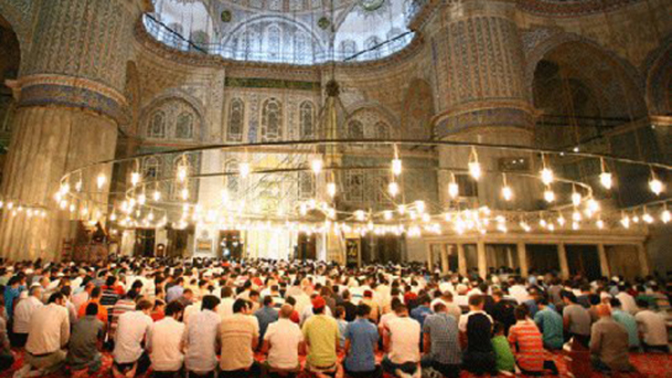 Mevlid Kandilinde okunacak dualar ve yapılacak ibadetler