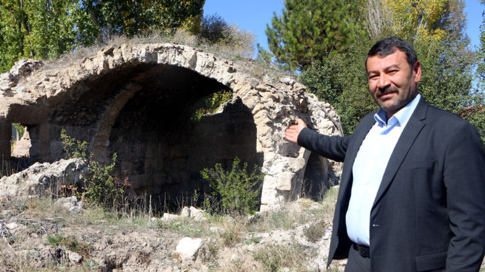 783 yıllık Selçuklu hanında defineci talanı