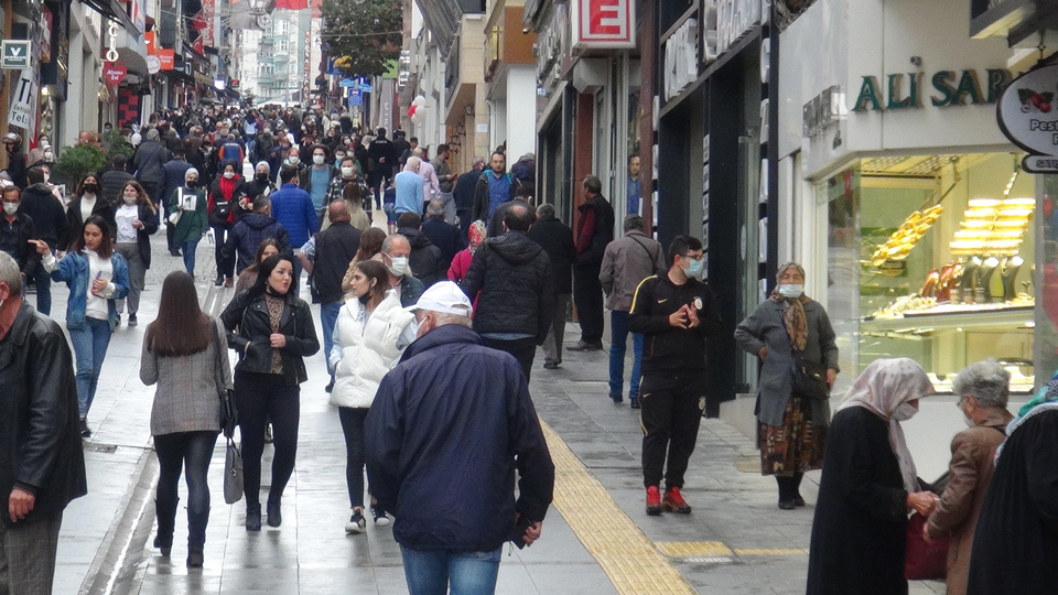 "Salgın devam ediyor" uyarısı! Cerrahpaşa'da yeni yoğun bakım servisleri açıldı