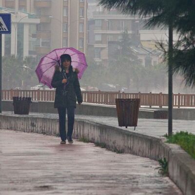 Orta ve Doğu Karadeniz'de sağanak var